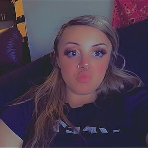 Meet your Posher, Amyra